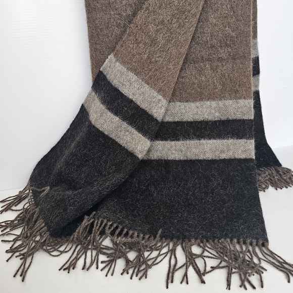 Alicia Adams Alpaca Canyon Throw Blanket - Picture 6 of 14